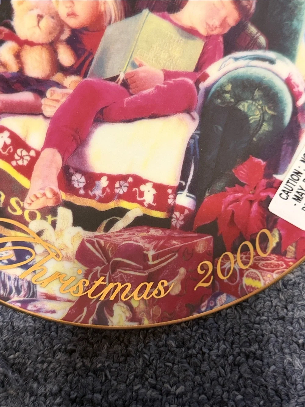 Avon 2000 Holiday Decorative Plate - 22K Gold Rim.
